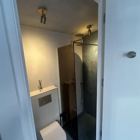 Cozy At Houseboat Ботель