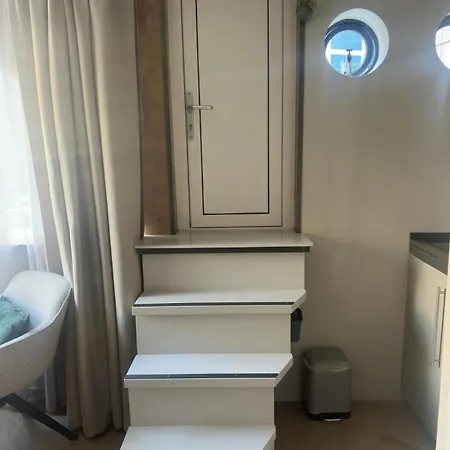 Ботель Cozy At Houseboat