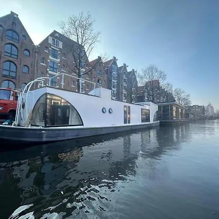 Cozy At Houseboat *